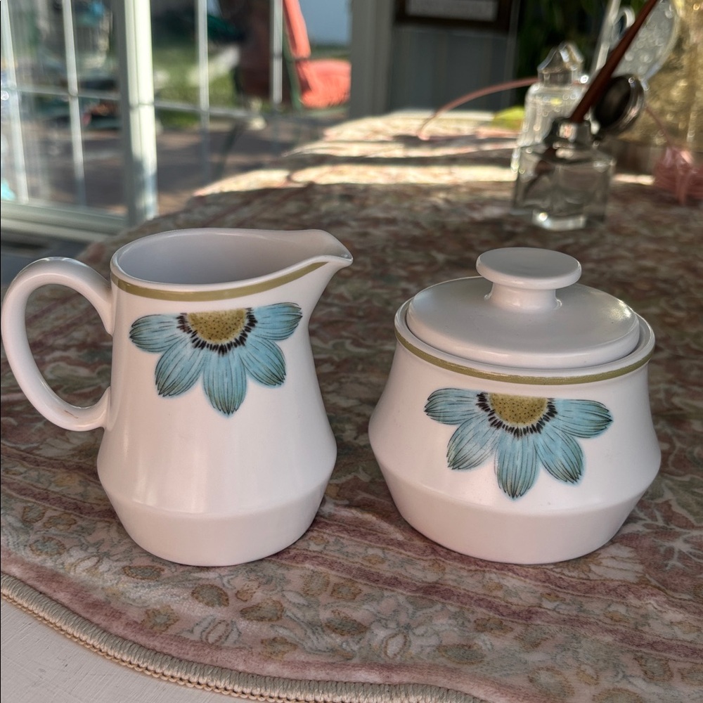 Noritake Up Sa Daisy - Creamer and Sugar Set